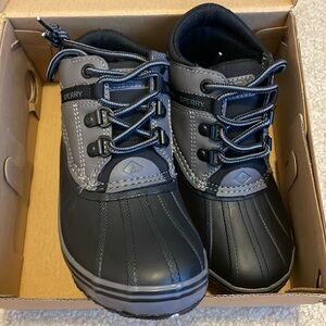 New Sperry bowline boots 13